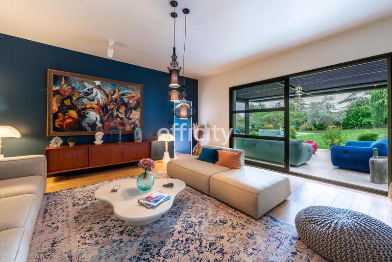 Maison - 292 m² - 10 pièces