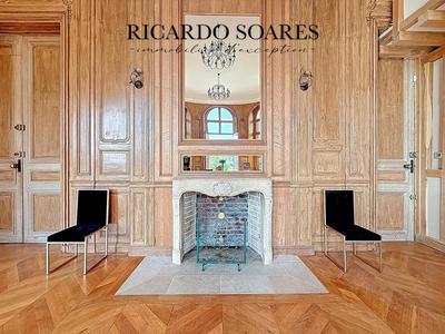 Appartement - 206 m² - 5 pièces