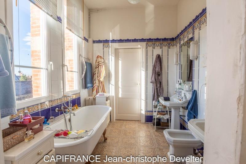 Maison bourgeoise - 235 m² - 8 pièces