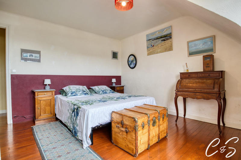 Maison - 161 m² - 6 pièces