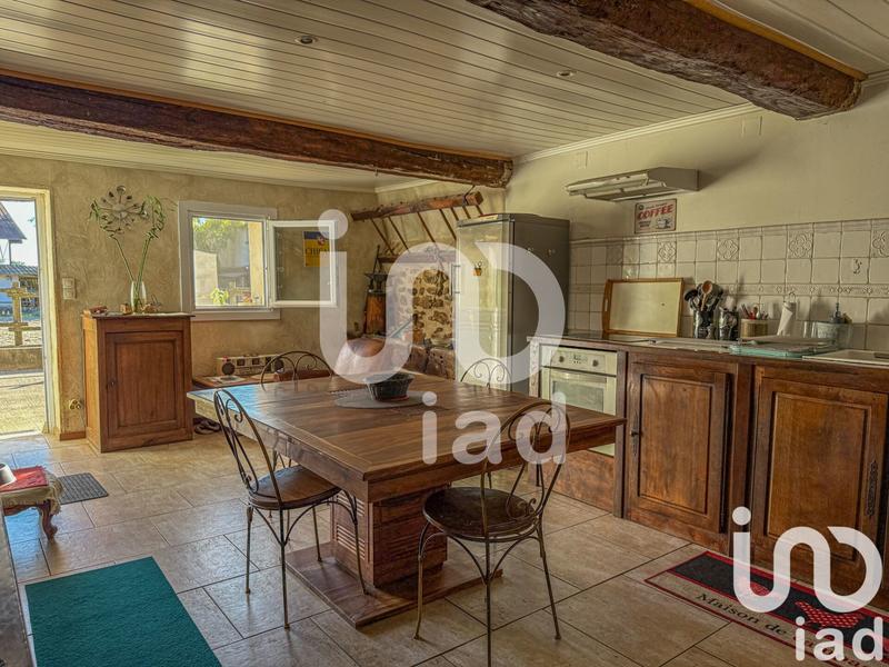 Maison - 221 m² - 7 pièces