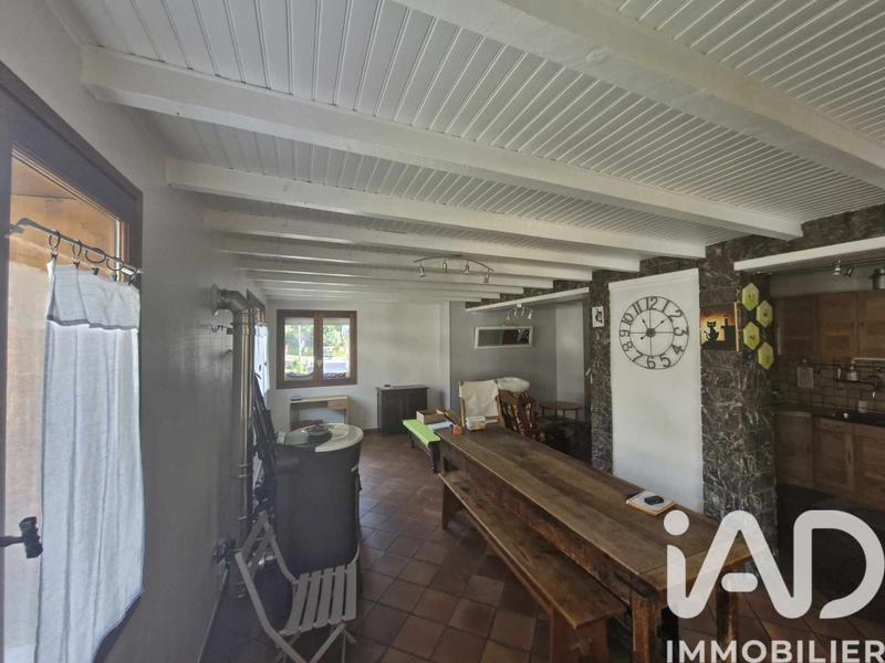 Maison - 179 m² - 15 pièces