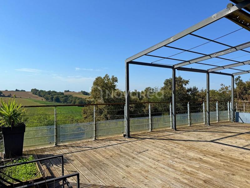 Maison - 169 m² - 11 pièces