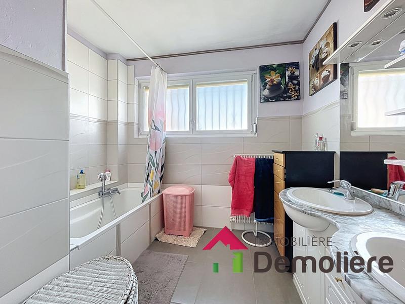 Maison - 196 m² - 8 pièces