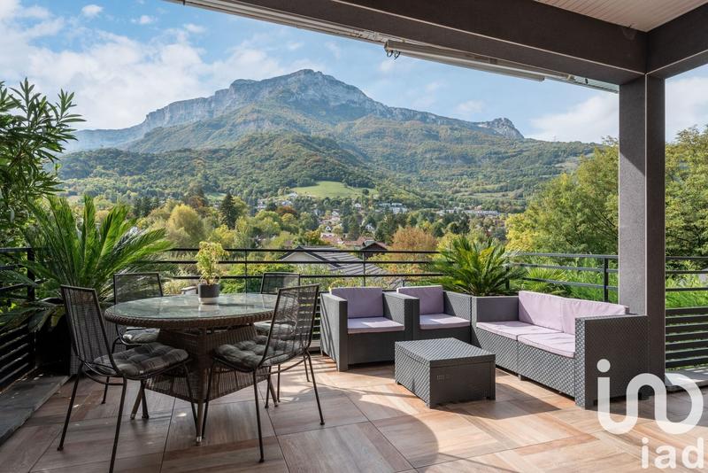 Maison - 220 m² - 7 pièces