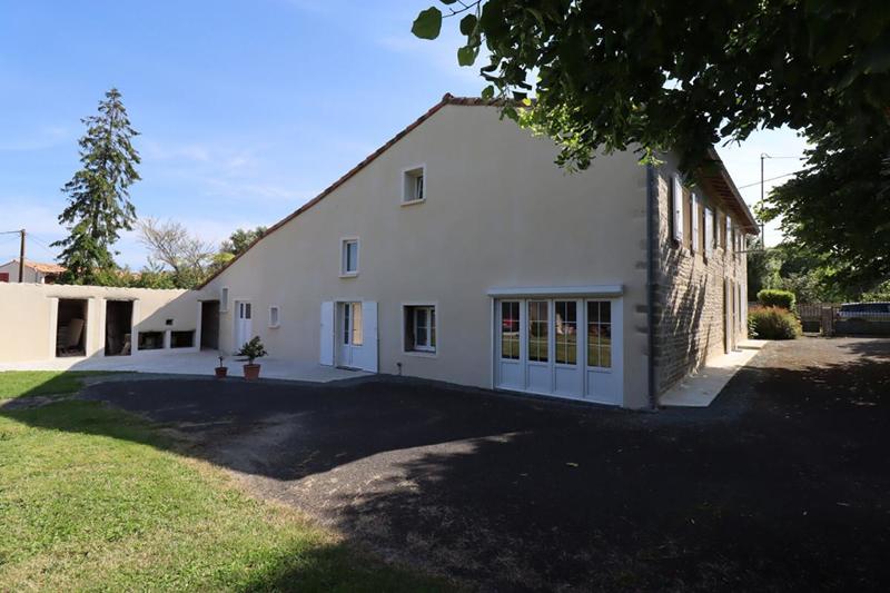 Maison - 220 m² - 7 pièces