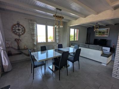 Maison - 152 m² - 6 pièces