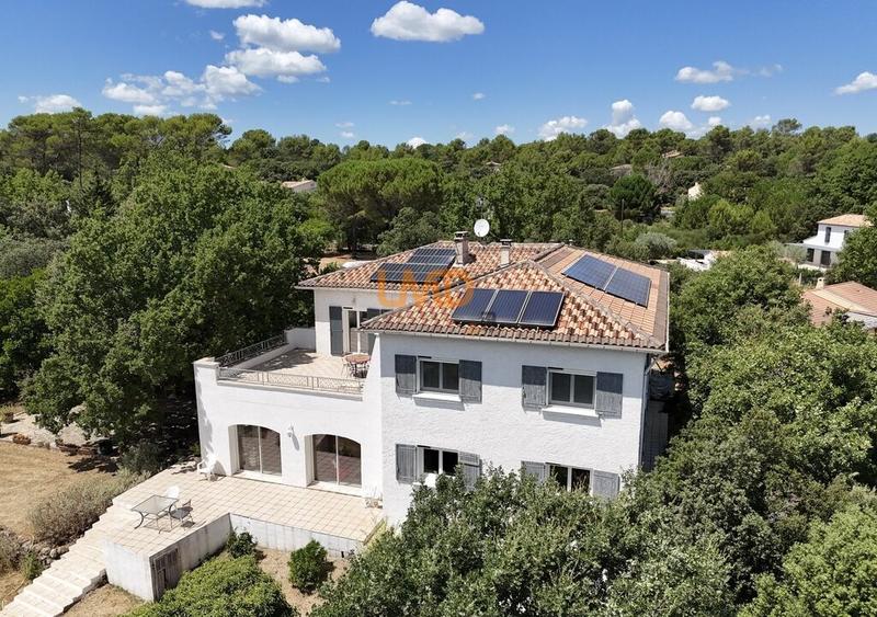 Propriété - 286 m² - 10 pièces