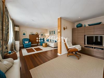 Appartement - 100 m² - 5 pièces