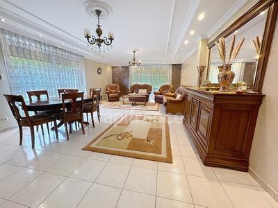 Maison - 189 m² - 6 pièces