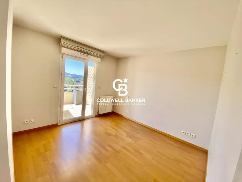 Appartement - 177 m² - 5 pièces