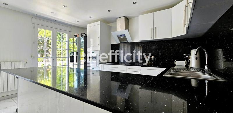 Pavillon - 156 m² - 6 pièces