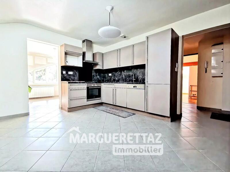 Appartement - 80 m² - 4 pièces