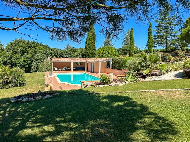 Propriété - 170 m² - 6 pièces