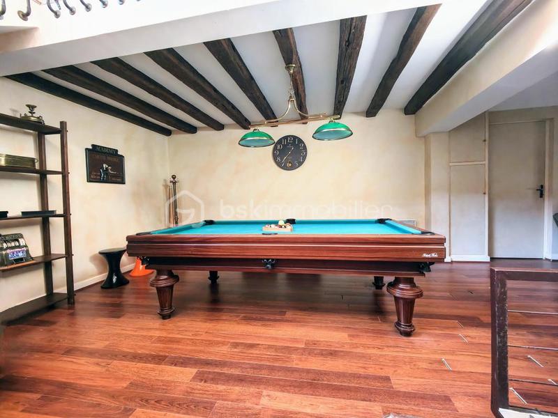 Maison - 390 m² - 15 pièces