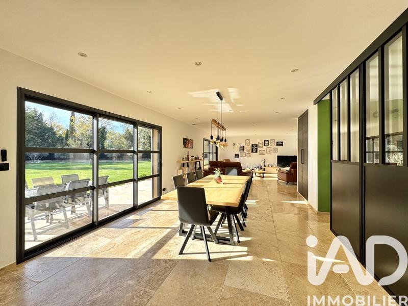 Maison - 205 m² - 6 pièces