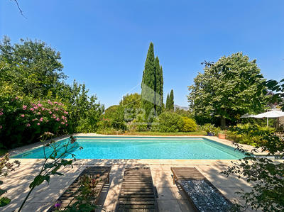 Villa - 315 m² - 6 pièces