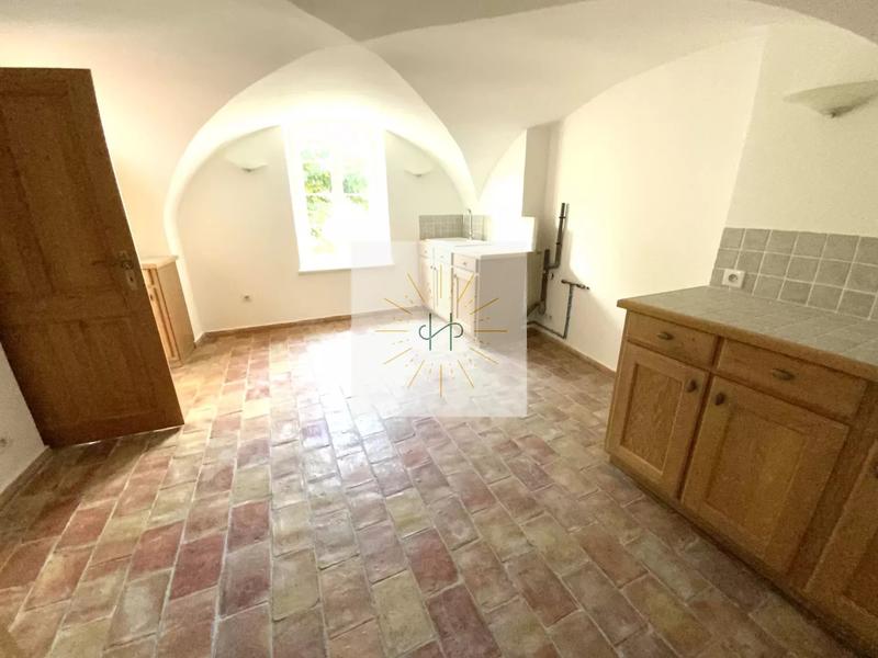 Maison - 300 m² - 9 pièces