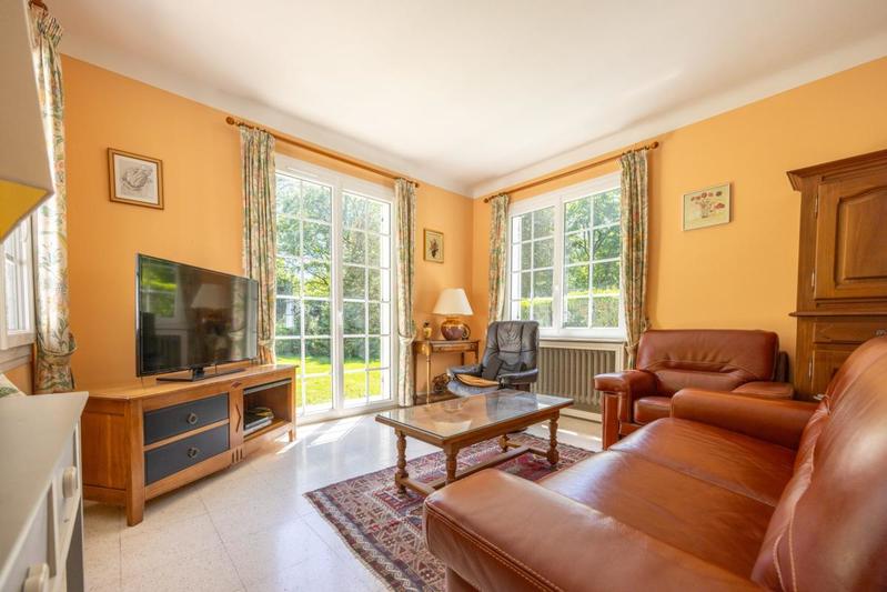 Maison - 230 m² - 6 pièces