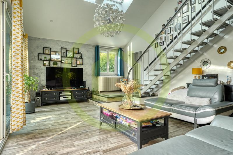 Maison - 233 m² - 9 pièces