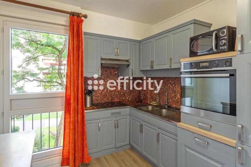 Appartement - 80 m² - 4 pièces