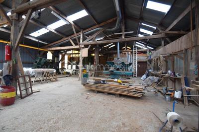 Local d'activité / Entrepôt - 2 600 m² - 10 pièces