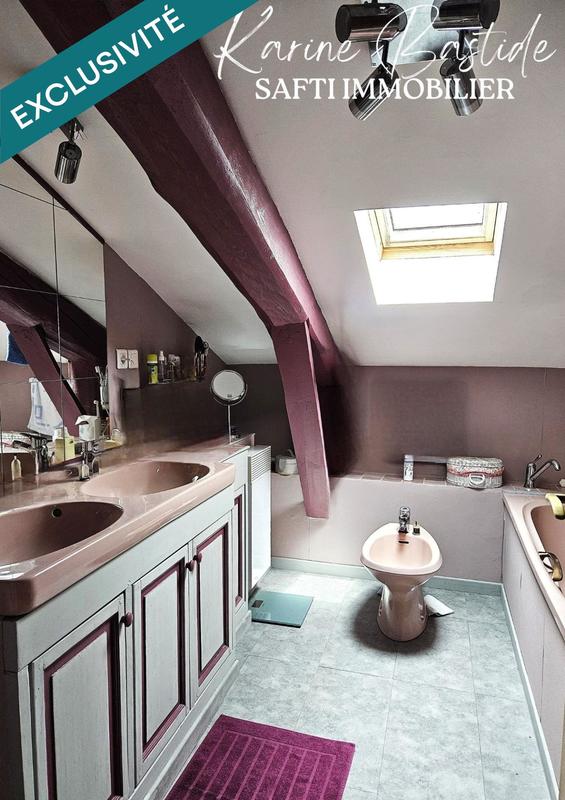 Maison - 270 m² - 12 pièces