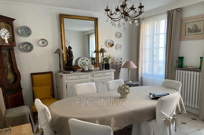 Maison - 187 m² - 9 pièces