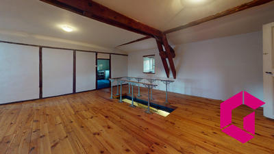 Maison - 243 m² - 11 pièces