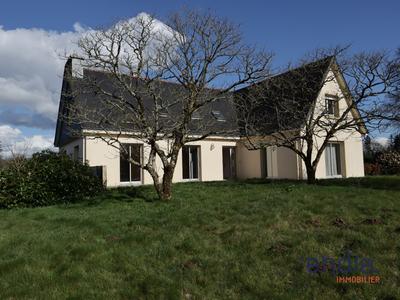 Maison - 232 m² - 8 pièces