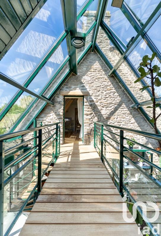 Maison - 203 m² - 7 pièces