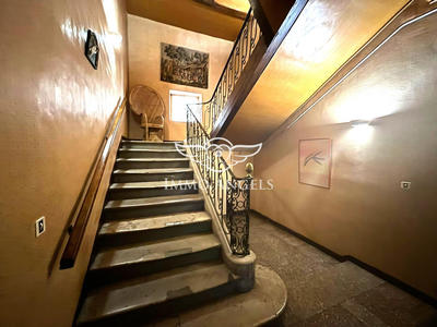 Maison - 380 m² - 13 pièces