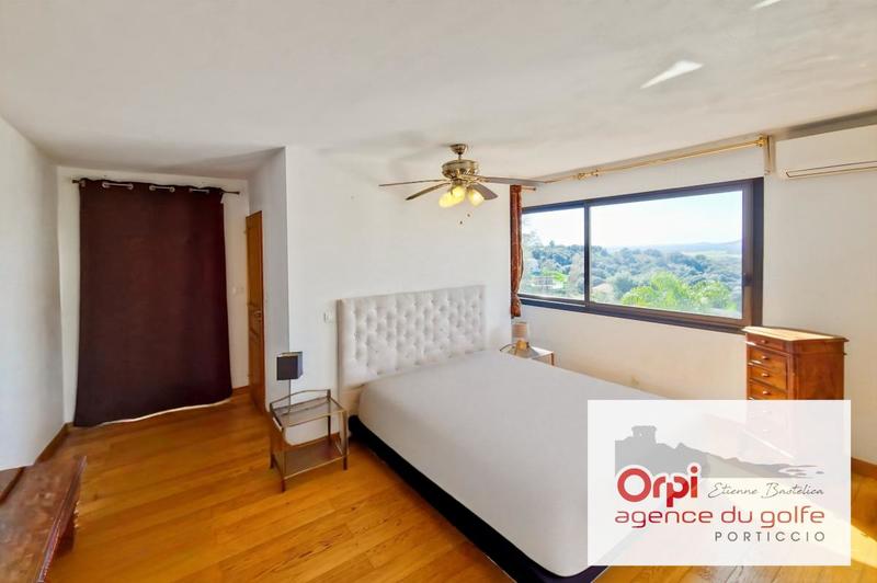 Appartement - 183 m² - 6 pièces