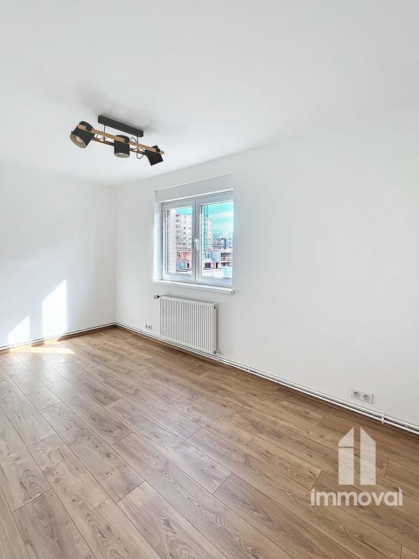 Appartement - 85 m² - 5 pièces