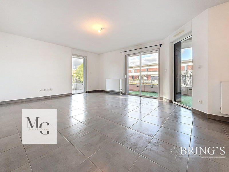 Appartement - 90 m² - 5 pièces