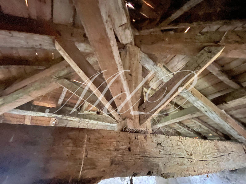 Maison - 338 m² - 10 pièces