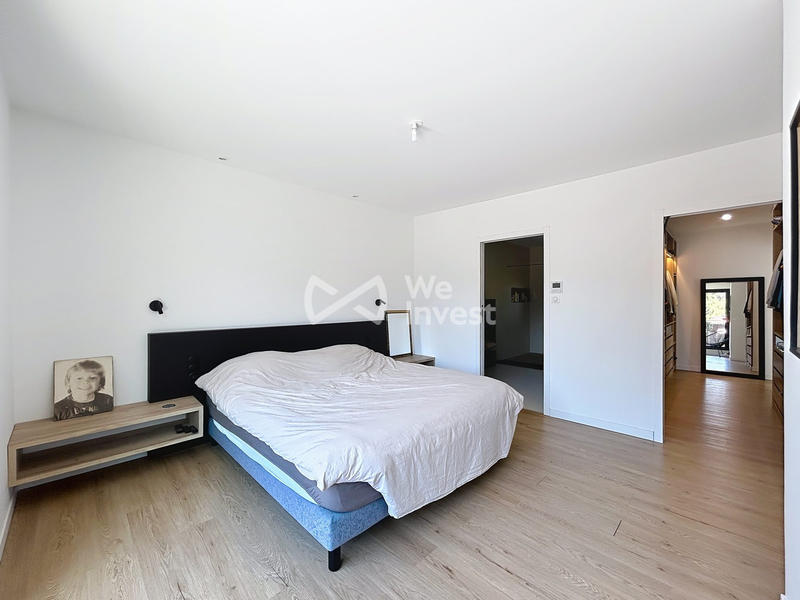 Villa - 220 m² - 5 pièces