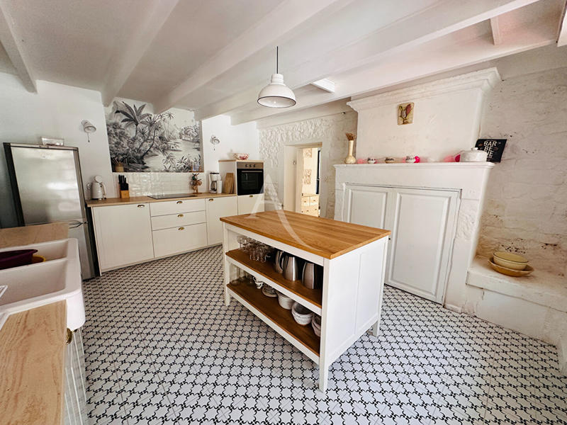 Demeure - 333 m² - 12 pièces