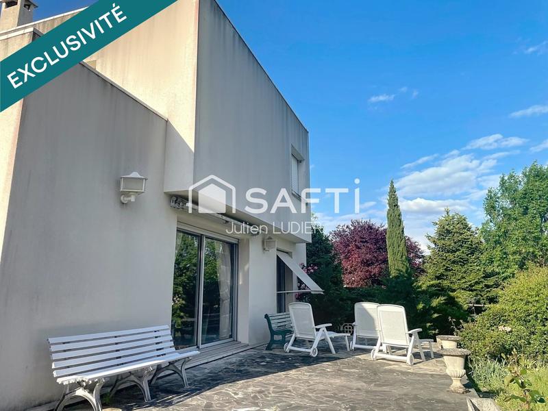 Maison - 212 m² - 6 pièces