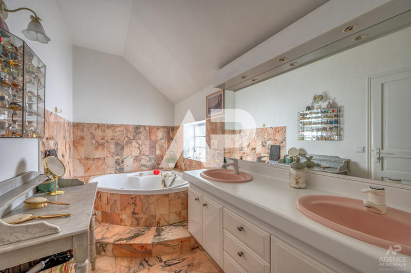 Maison - 152 m² - 8 pièces