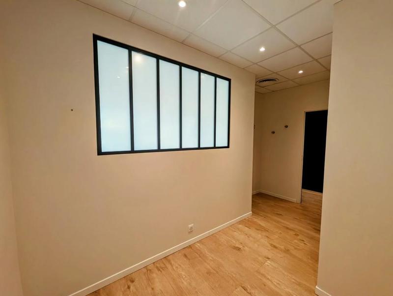 Bureau - 75 m² - 2 pièces