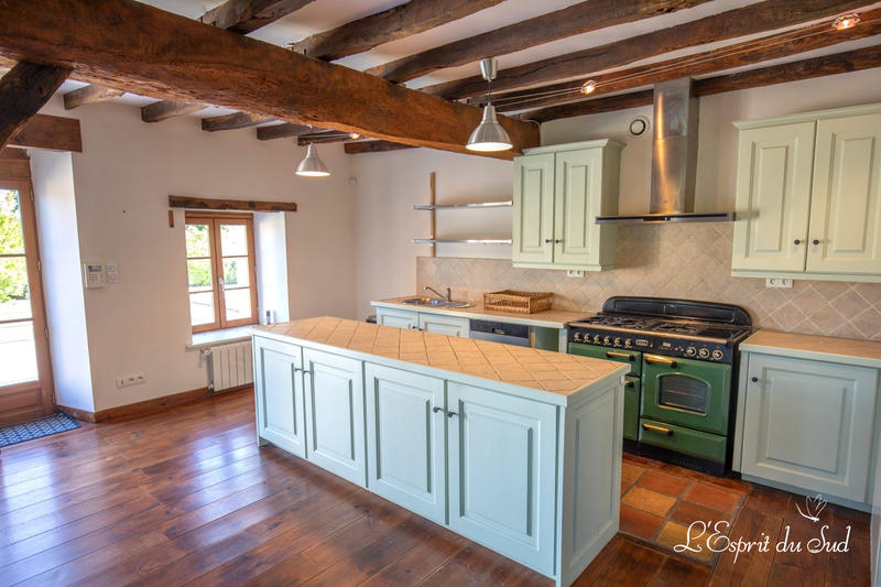 Maison - 724 m² - 18 pièces