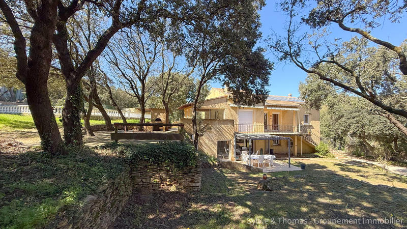 Maison - 200 m² - 9 pièces