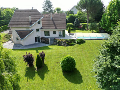 Maison - 185 m² - 8 pièces