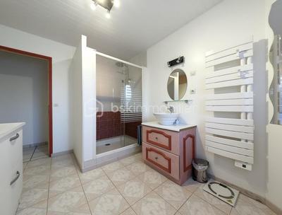 Maison - 138 m² - 7 pièces