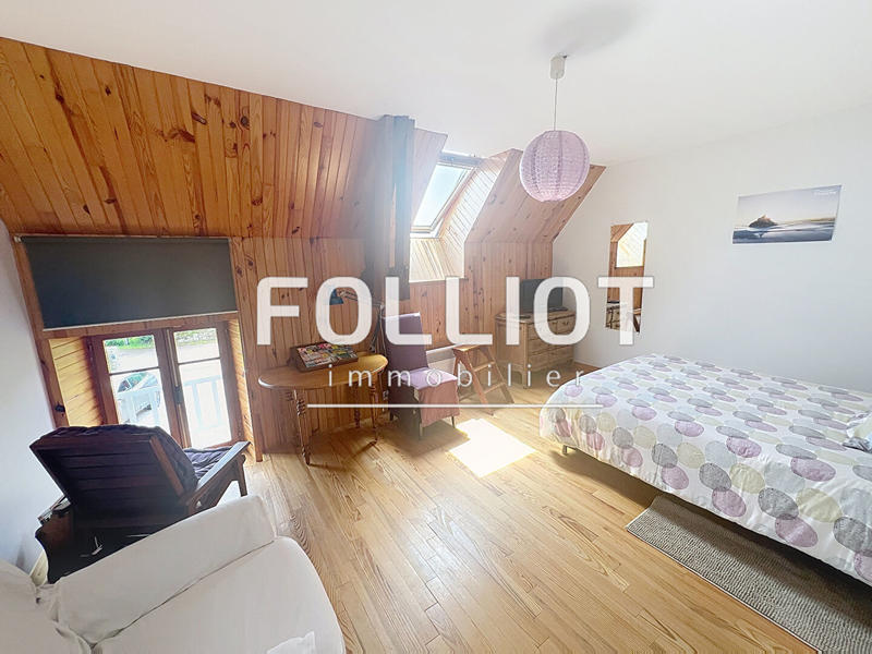 Maison - 208 m² - 10 pièces