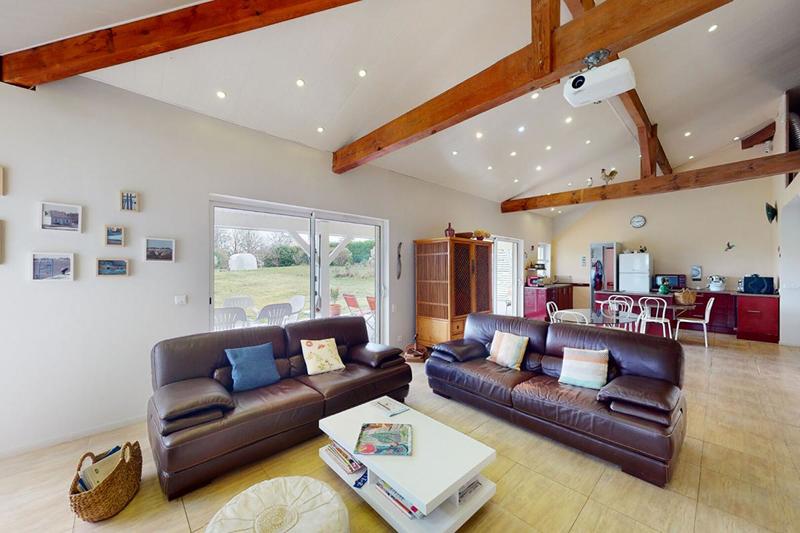 Maison - 169 m² - 6 pièces