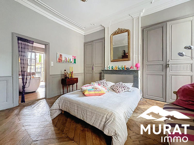 Appartement - 240 m² - 7 pièces