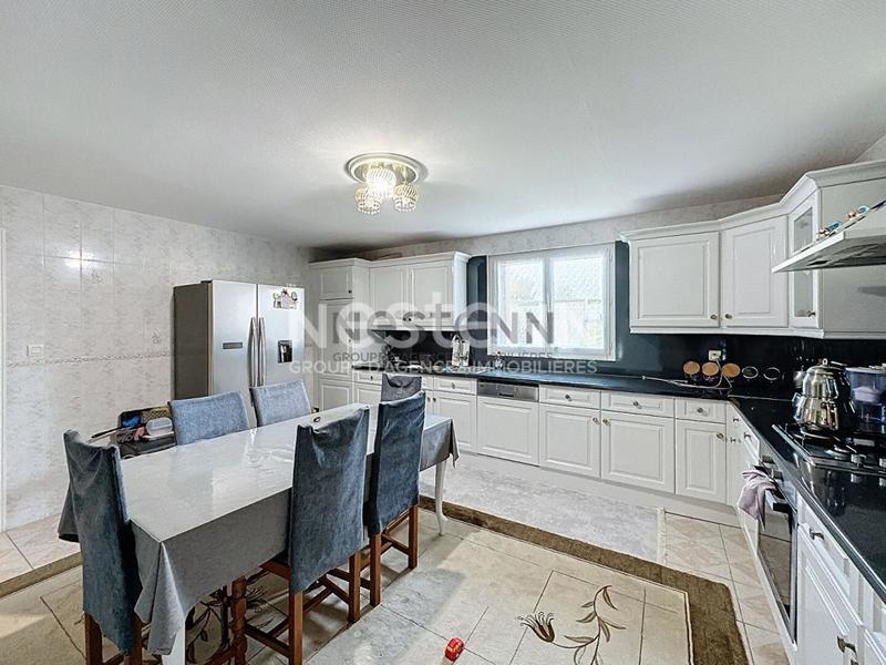 Maison - 213 m² - 7 pièces