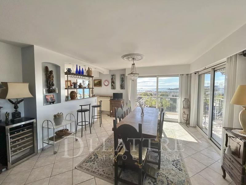 Appartement - 163 m² - 6 pièces